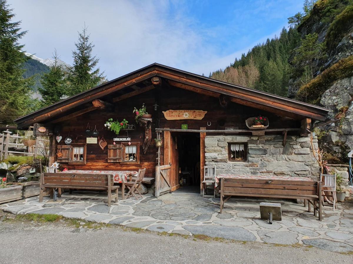 Hotel Gasthaus Schwarzenstein Ginzling Exterior photo